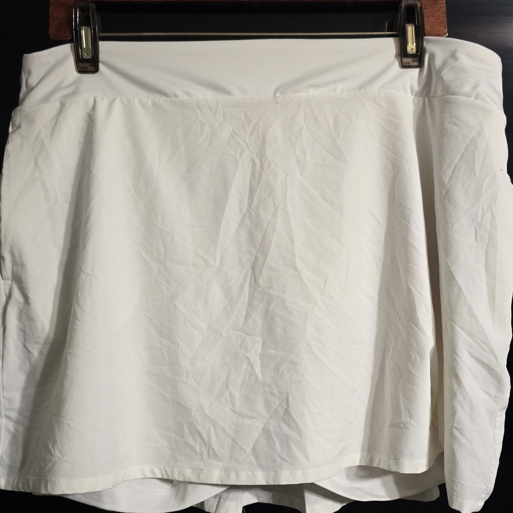Nike Dri-FIT Standard Fit Apparel